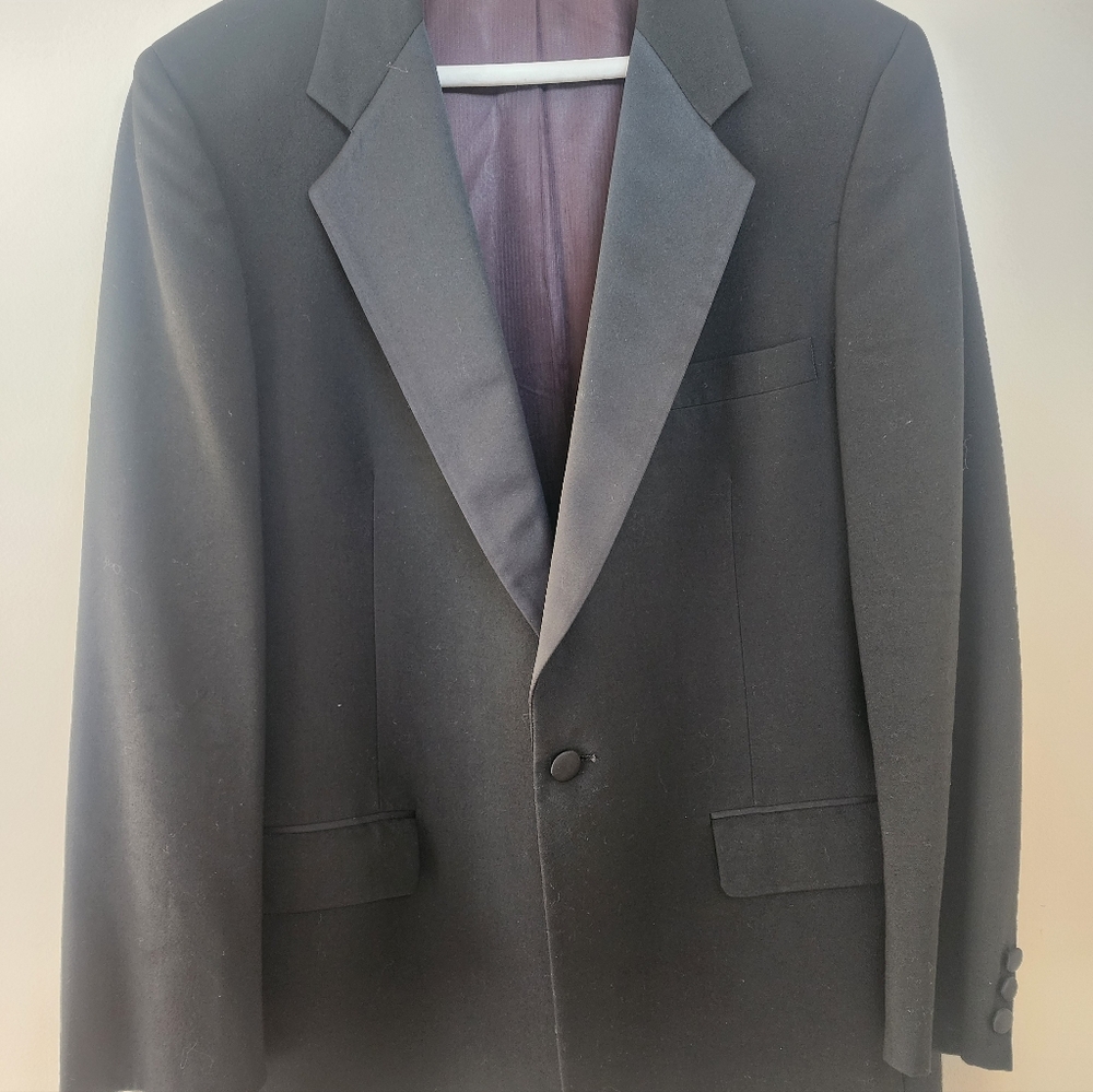 Mens Giannino Black Tuxedo, Jacket and Pants.  Sz 44 Regular